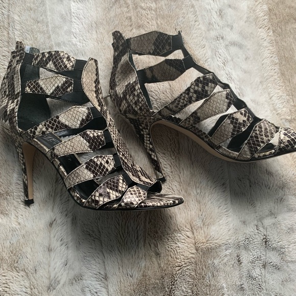 Ivanka Trump High Heels - Picture 5 of 5